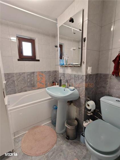 Apartament 3 camere cf 1 semidecomandat zona Crang - 4