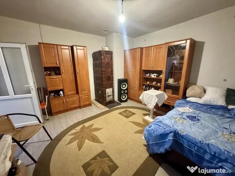Casă cu 2 camere cu Teren 850 Mp în Uroi