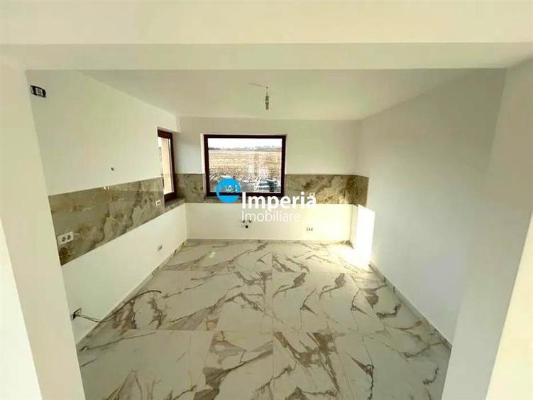 Casă individuală cu 6 camere cu Canalizare în Lunca Cetățuii
