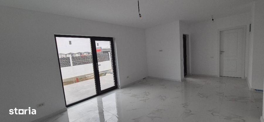 Casă cu 4 camere cu Teren 400 Mp în Clinceni