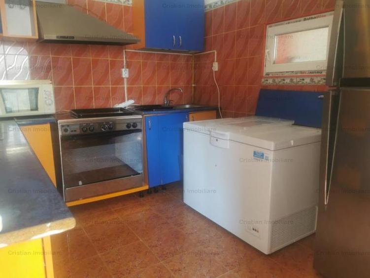 Casă cu 5 camere cu Canalizare în Central