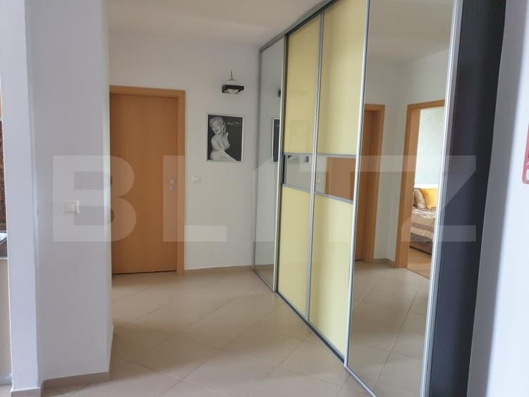 Apartament cu 2 camere semidecomandat, mobilat în Aradului