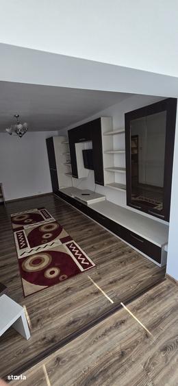 Apartament cu 3 camere decomandat în Mioriței