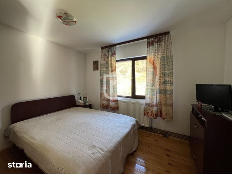 Casă cu 6 camere cu Teren 1498 Mp în Central