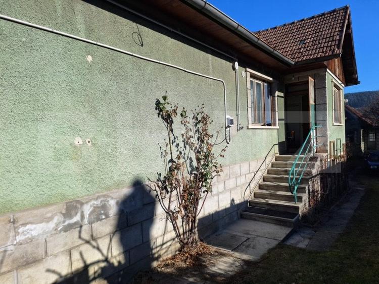 Casă individuală cu 3 camere cu Canalizare în Baciu