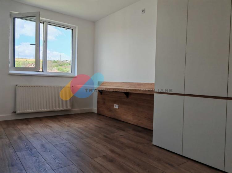 Apartament cu 3 camere decomandat în Dâmbul Rotund