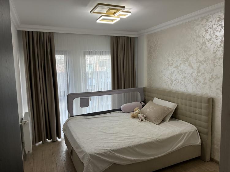 Apartament cu 4 camere decomandat, mobilat în Drumul Taberei