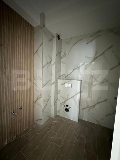 Apartament cu 3 camere decomandat în Est