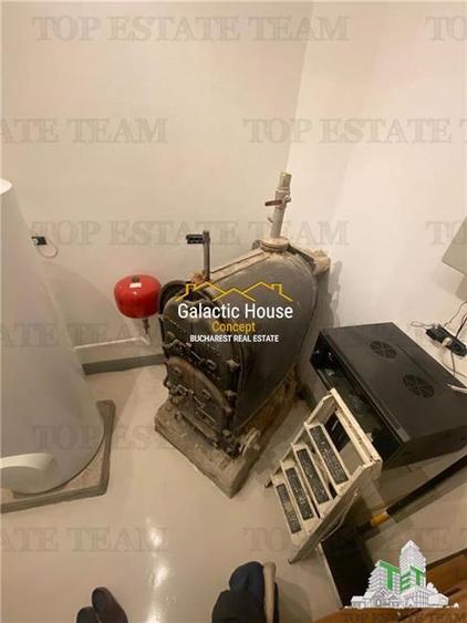 Casă cu 7 camere cu Teren 220 Mp în Central