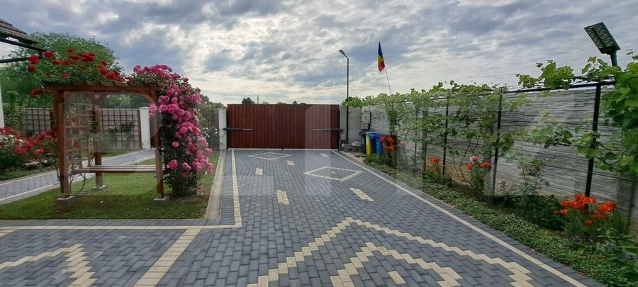 Casă individuală cu 4 camere cu Canalizare în Lunca Calnicului