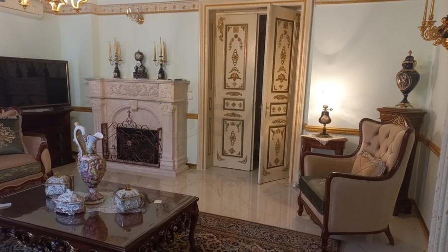 Apartament cu 6 camere semidecomandat în Grădina Icoanei