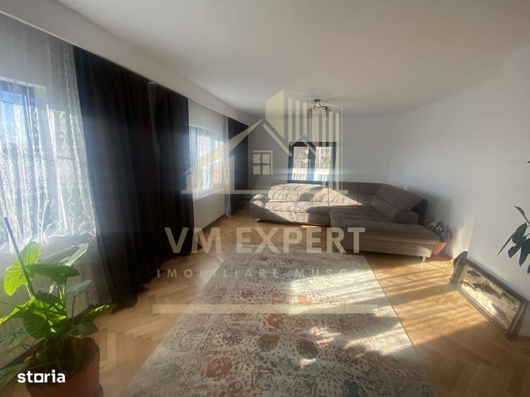 Casă cu 4 camere cu Teren 2078 Mp în Câmpulung Muscel