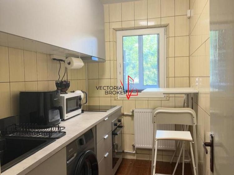 Garsonieră decomandată, mobilată în Dristor