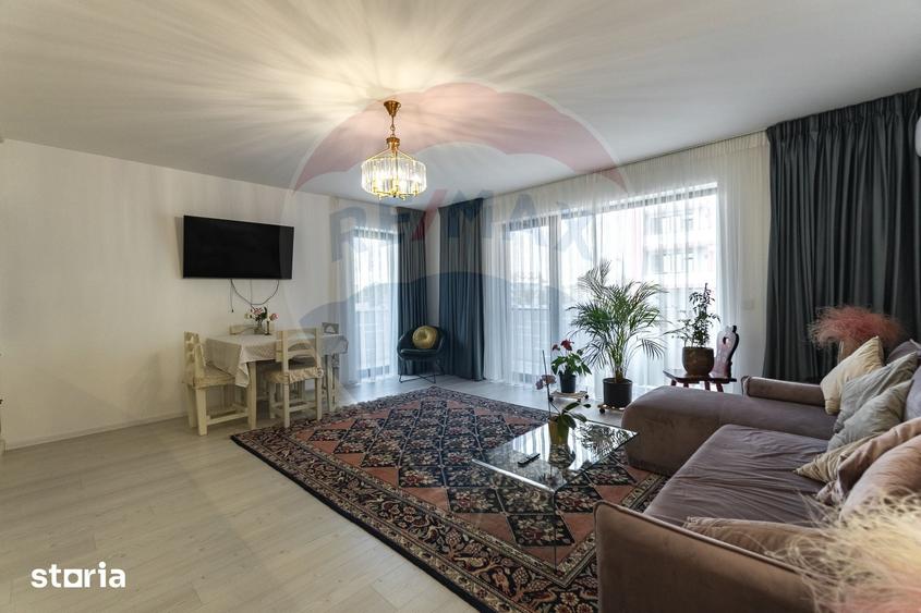 Apartament cu 3 camere decomandat în Tractorul