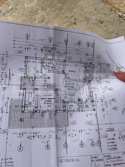 Casă individuală cu 10 camere cu Teren 1106 Mp în Nord-Est