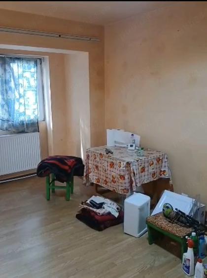 Garsonieră decomandată în Petros
