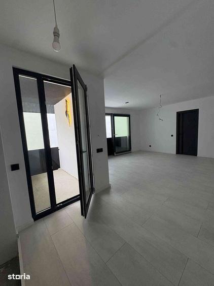 Casă cu 5 camere cu Teren 175 Mp în Tineretului
