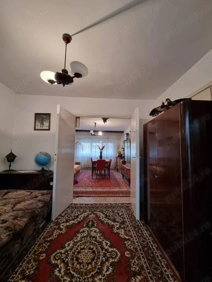 Apartament cu 3 camere semidecomandat în Govândari