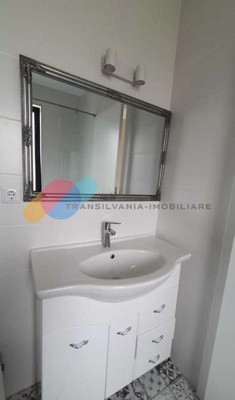 Casă individuală cu 4 camere cu Canalizare în Dezmir