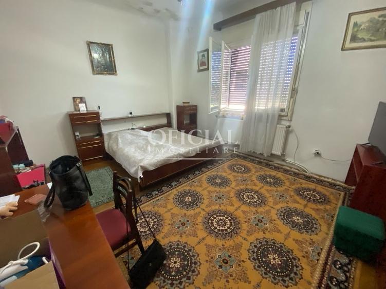 Casă individuală cu 3 camere cu Canalizare în Dâmbul Rotund