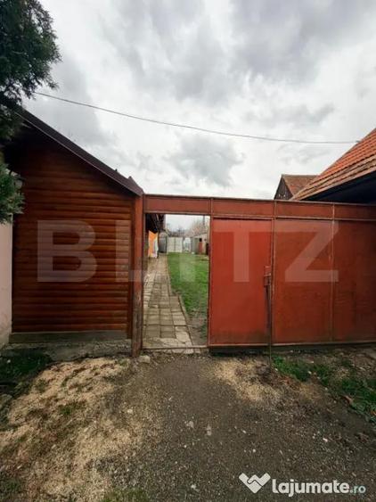 Casă cu 7 camere cu Teren 2285 Mp în Tohanu Vechi