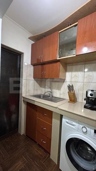 Apartament cu 3 camere decomandat, mobilat în Micro 20