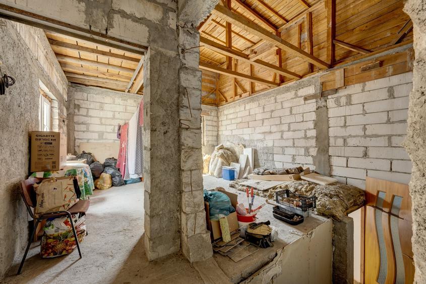 Casă individuală cu 4 camere cu Canalizare în Rahova