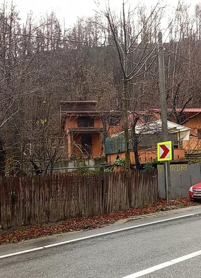 Casă cu 3 camere în Bumbești-Jiu