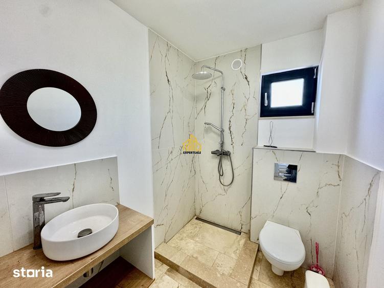 Casă cu 5 camere cu Teren 250 Mp în Clinceni