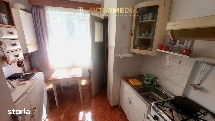 Apartament cu 3 camere spatios in bloc de caramida, etajul 1, CETATE - 2