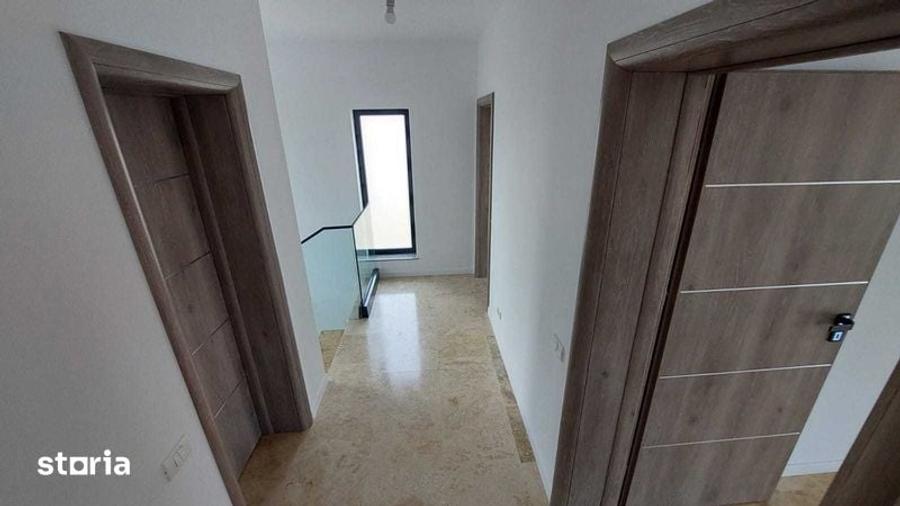 Casă cu 3 camere cu Teren 200 Mp în Central