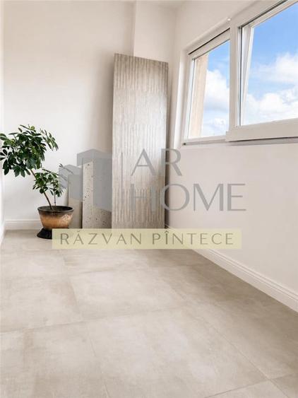 Apartament cu 3 camere decomandat în Ultracentral