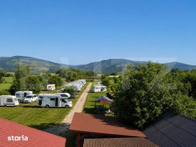 Casă cu 4 camere cu Teren 6000 Mp în Central