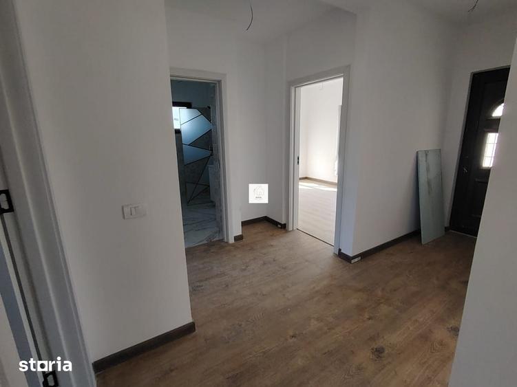 Casă cu 4 camere cu Teren 500 Mp în Periș
