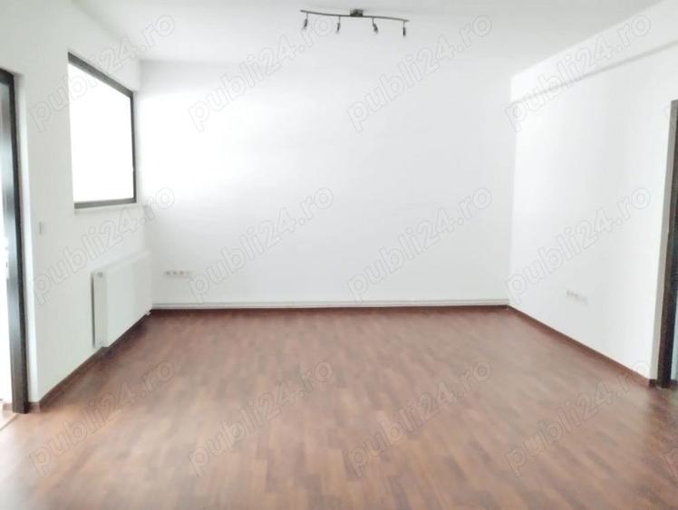 Spațiu comercial, de 200 mp, în Central