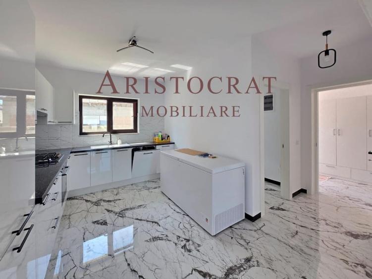 Casă cu 3 camere cu Teren 330 Mp în Corbeanca