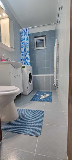 Apartament cu 3 camere semidecomandat în Steaua
