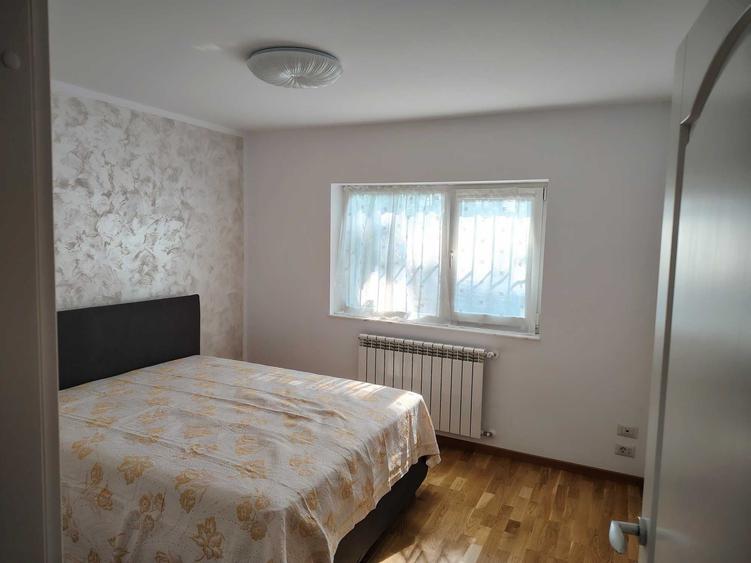 Apartament de vanzare Roman 3camere zona centrala - 4