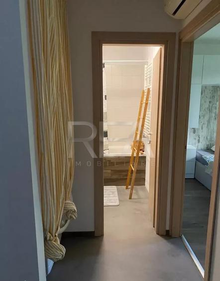 Apartament cu 2 camere semidecomandat, mobilat în Văcăresti