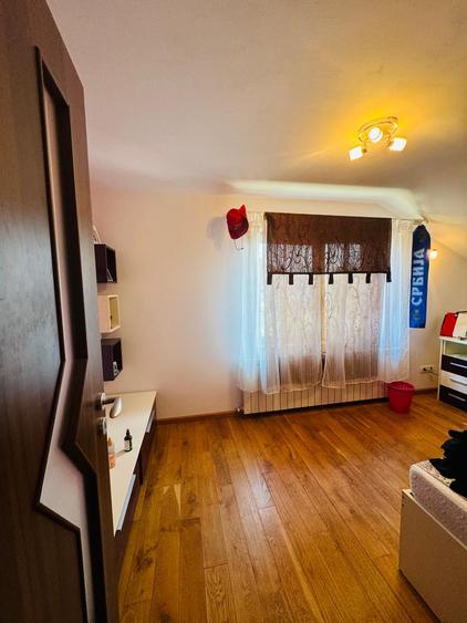 Casă individuală cu 5 camere cu Teren 500 Mp în Ghiroda
