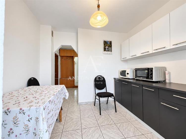 Apartament cu 3 camere decomandat, mobilat în Salca