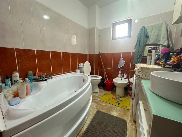 Apartament cu 2 camere decomandat în Miroslava