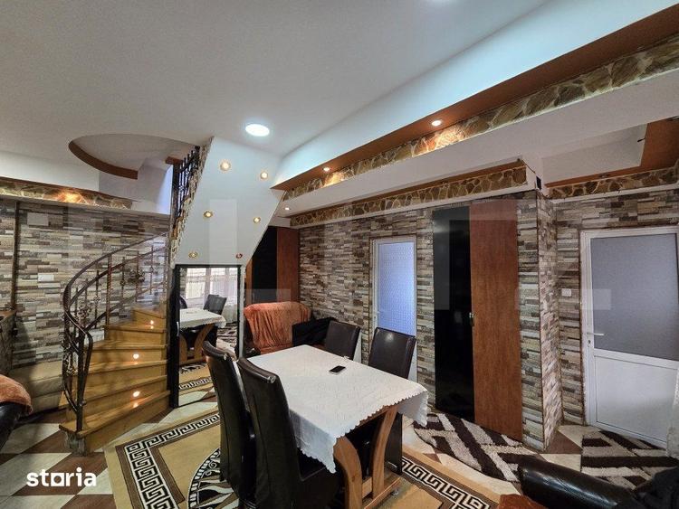 Casă cu 9 camere cu Teren 392 Mp în Turda