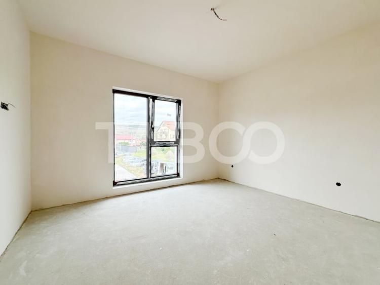Duplex cu 4 camere cu Canalizare în Florești