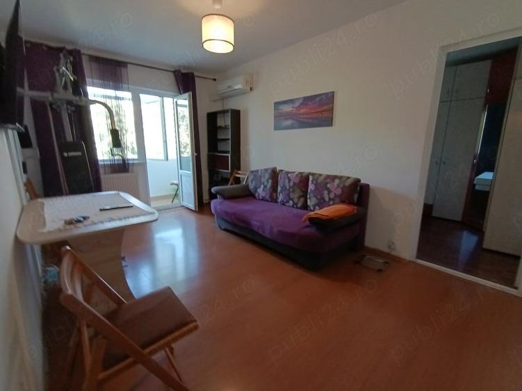 Apartament cu 3 camere semidecomandat în Nord