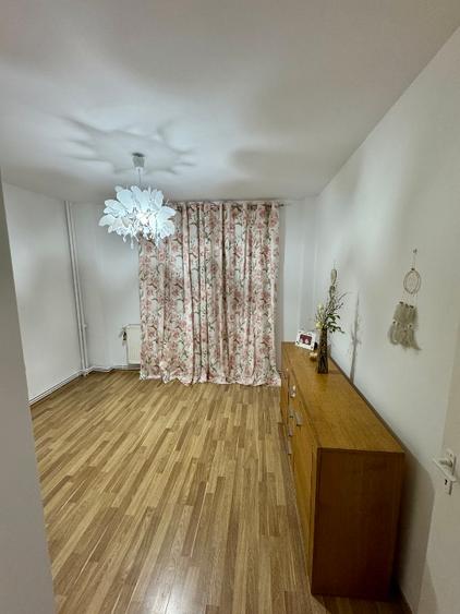 Apartament cu 3 camere decomandat în Gorjului