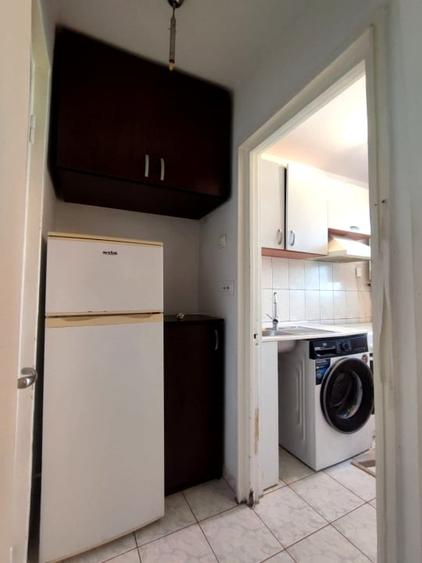 Apartament cu 3 camere decomandat, mobilat în Podu Roș