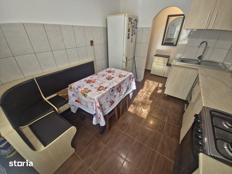 Apartament cu 2 camere semidecomandat, mobilat în Sud