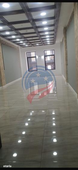 Spațiu comercial, de 240 mp, în Ultracentral