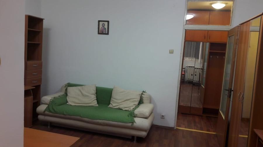 Garsonieră decomandată în Rahova